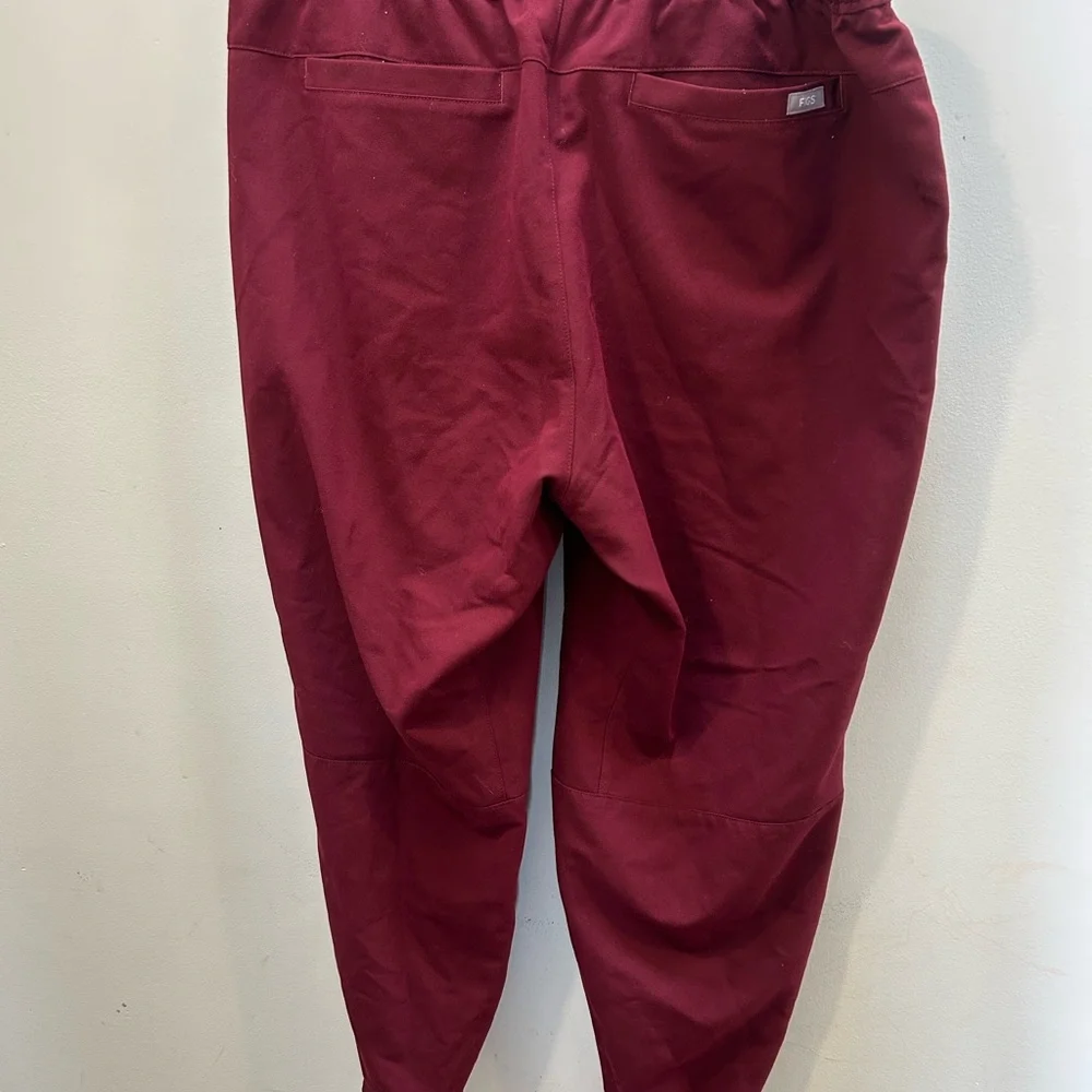 Figs Scrubs Maroon Jogger Pants XL short